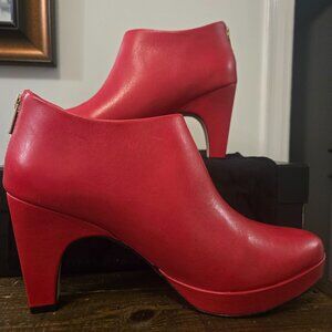 Women's Dr. Liza bootie 2.0 size 9.5